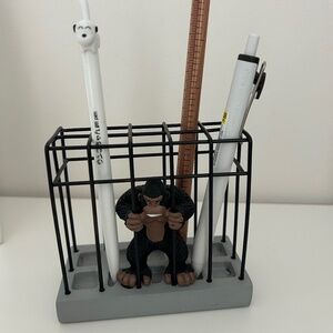 Gorilla pencil pen holder